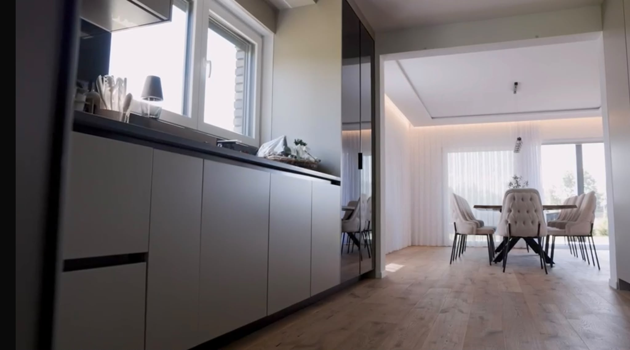 Villa Lira kitchen and dining room